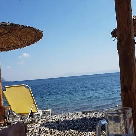 Country In Dafni, * Límni